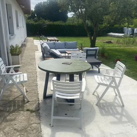 Maison Entiere Avec 3 Chambres Separees Au Calme En Peripherie De Bayonne Avec Exterieur *